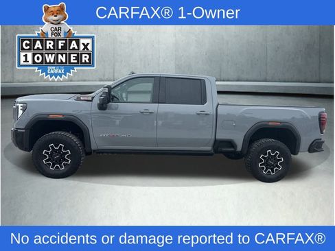 Used 2025 GMC Sierra 2500 AT4X image 2