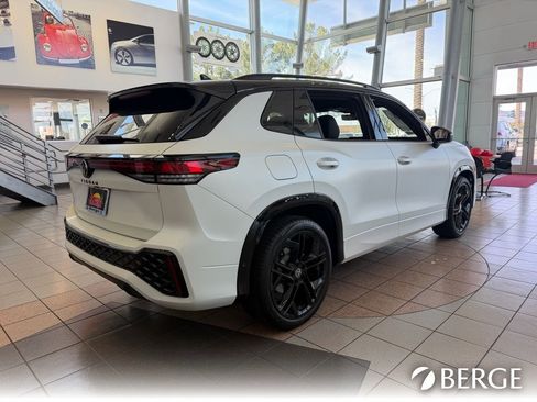 New 2026 Volkswagen Tiguan SE R-Line image 7