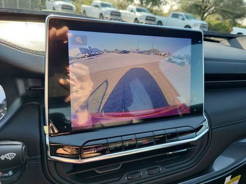 New 2026 Jeep Compass Latitude image 22