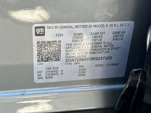 Used 2024 Chevrolet Equinox EV RS FWD image 39