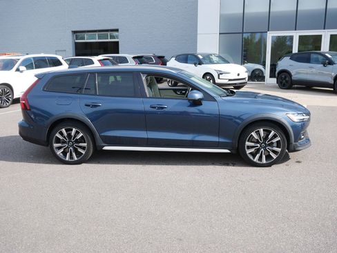 Used 2020 Volvo V60 T5 Cross Country w/ Protection Package Premier AWD/4WD image 8