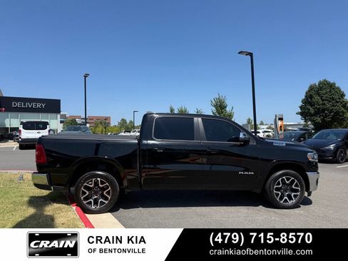 Used 2025 RAM 1500 Laramie AWD/4WD image 8