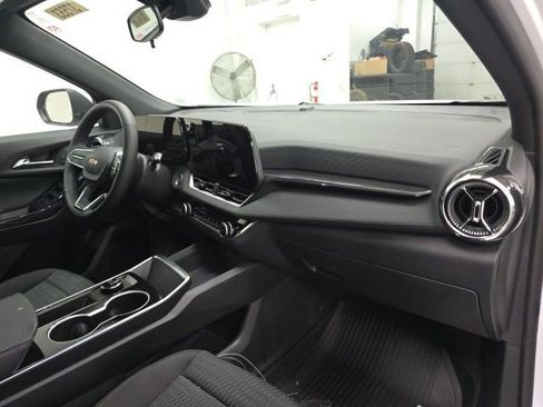 New 2026 Chevrolet Equinox LT image 26