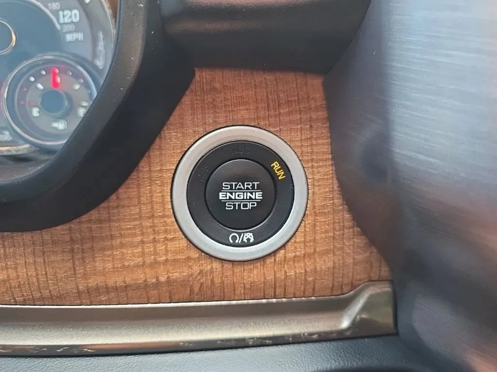 Used 2021 RAM 1500 Limited AWD/4WD image 38