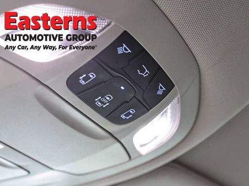Used 2024 Chrysler Voyager LX FWD image 21