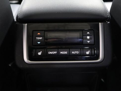 Used 2024 Subaru Ascent Limited w/ Technology Package image 18