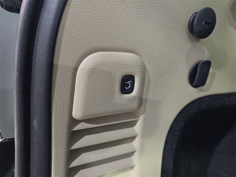 Used 2014 Jeep Grand Cherokee Limited w/ Luxury Group II image 16