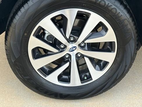 Used 2025 Subaru Outback Premium image 9