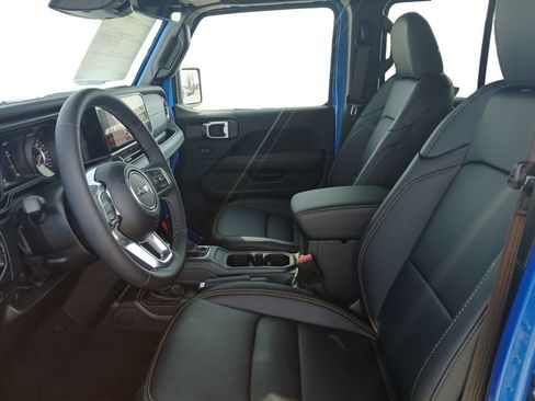 New 2026 Jeep Wrangler Unlimited Sahara AWD/4WD image 19