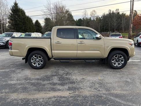 Used 2017 Toyota Tacoma Limited image 8