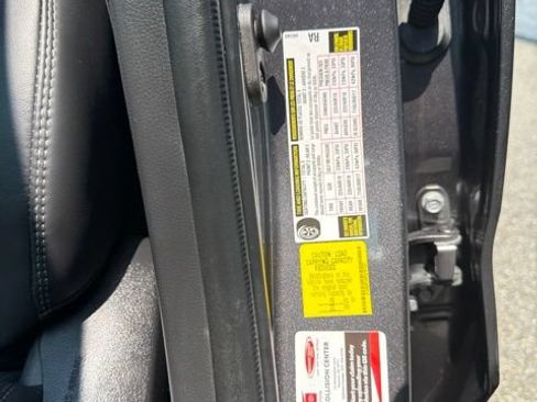 Used 2024 Toyota RAV4 Limited AWD/4WD image 28
