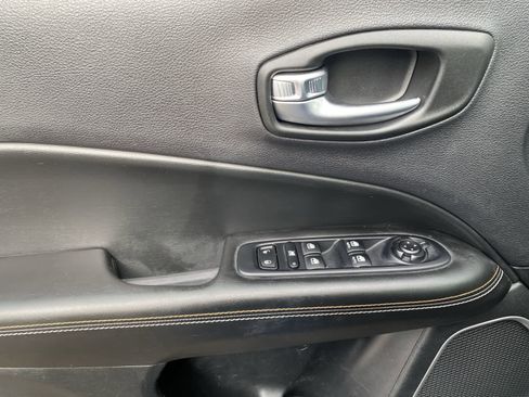 Used 2019 Jeep Compass Latitude image 23