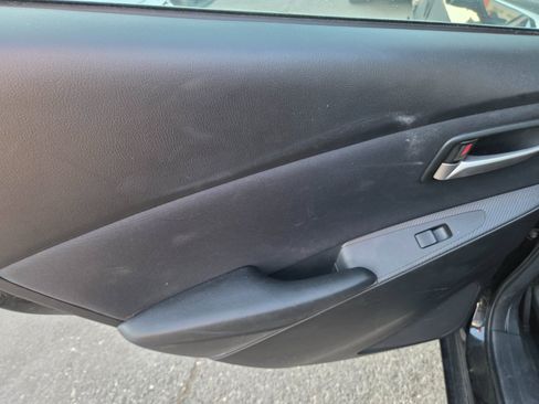 Used 2020 Toyota Yaris LE FWD image 10