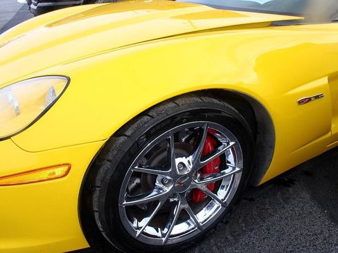 Used 2009 Chevrolet Corvette Z06 w/ Preferred Equipment Group RWD image 11