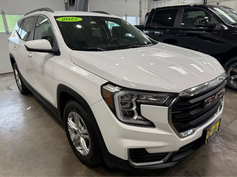 Used 2022 GMC Terrain SLE w/ Driver Convenience Package AWD/4WD image 3