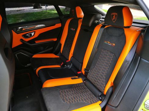 Used 2022 Lamborghini Urus image 6