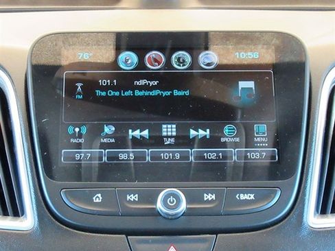 Used 2018 Chevrolet Malibu LT image 23