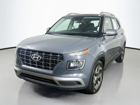 Used 2025 Hyundai Venue SEL FWD image 3