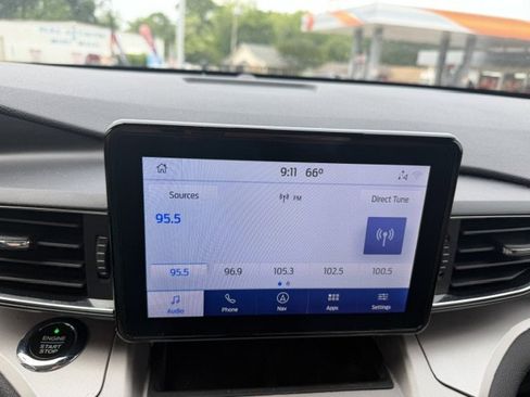 Used 2021 Ford Explorer XLT w/ Equipment Group 202A RWD image 17