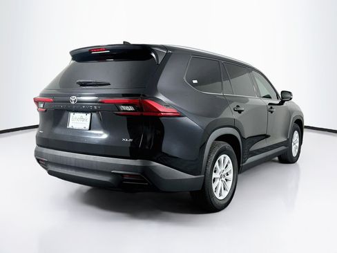 Used 2024 Toyota Grand Highlander AWD image 9