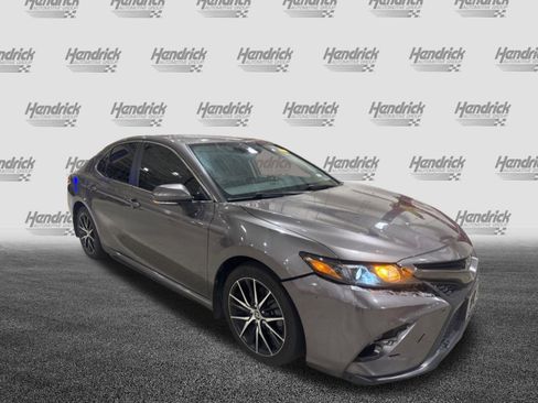 Used 2022 Toyota Camry SE w/ Convenience Package FWD image 13