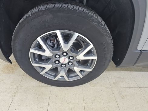 Used 2023 GMC Acadia SLE w/ Driver Convenience Package image 25