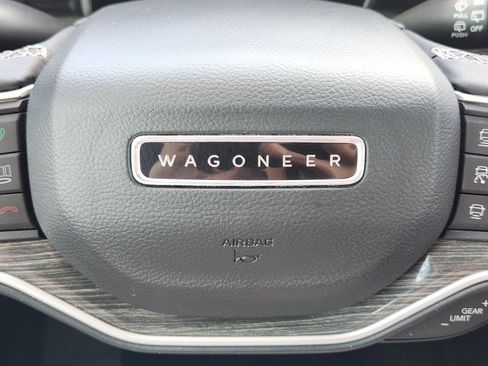 Used 2022 Jeep Wagoneer Series III w/ Flexible Seating Group AWD/4WD image 37