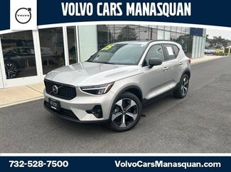 Certified 2025 Volvo XC40 B5 Plus AWD/4WD video 1