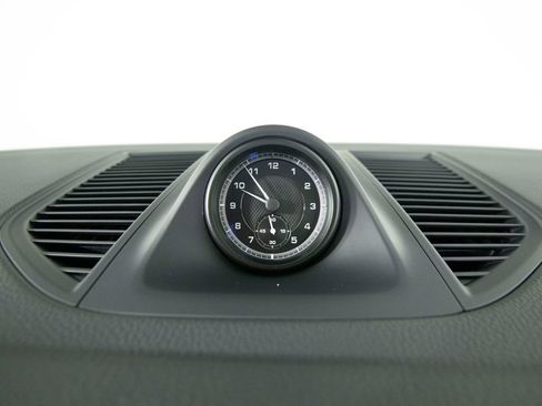 Certified 2025 Porsche Macan image 24