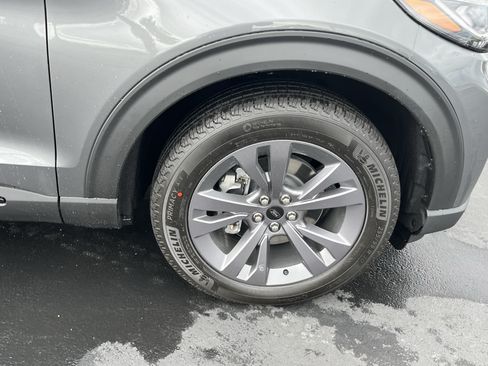 New 2026 Ford Explorer Active AWD/4WD image 5