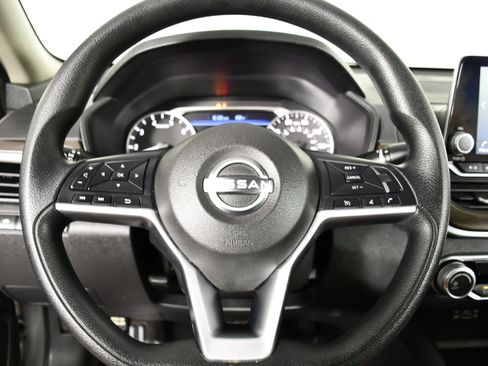 Used 2024 Nissan Altima 2.5 SV FWD image 19