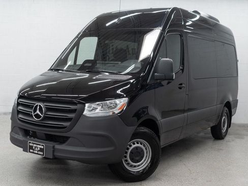 Used 2025 Mercedes-Benz Sprinter 2500 image 1