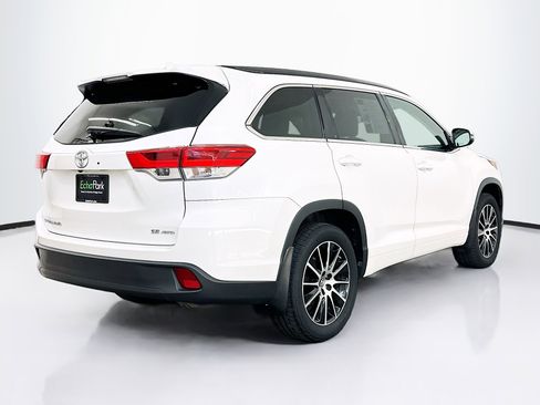Used 2018 Toyota Highlander SE AWD/4WD image 9