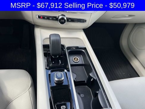 Certified 2025 Volvo XC60 T8 Plus w/ Protection Package Premier image 35