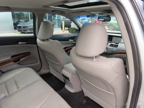 Used 2011 Honda Accord EX-L image 36