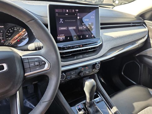 Certified 2022 Jeep Compass Latitude image 15