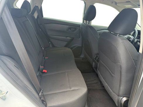 Used 2025 Nissan Rogue S FWD image 17