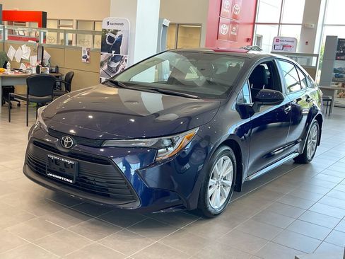 Used 2026 Toyota Corolla LE w/ LE Premium Package FWD image 13