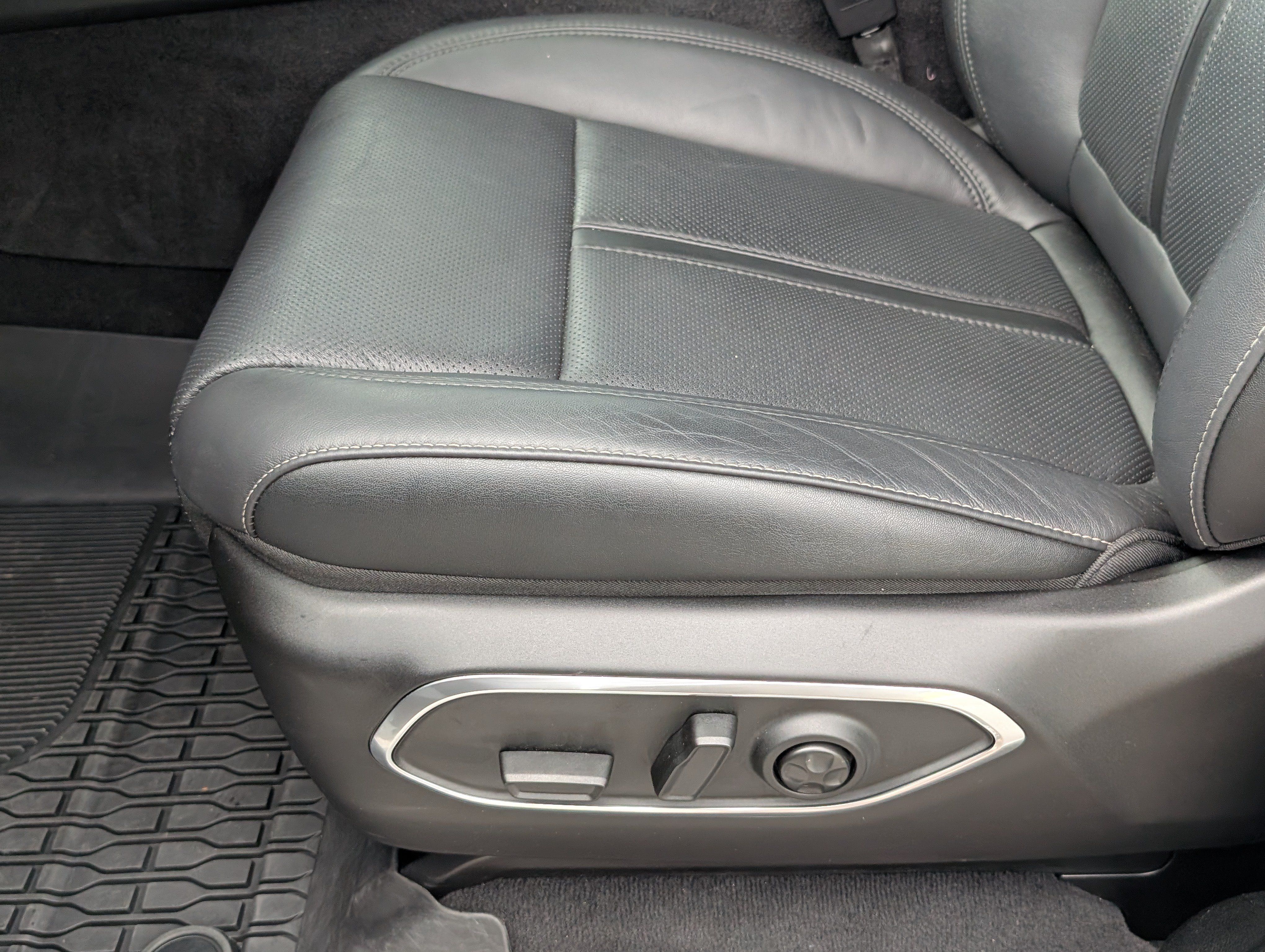 Used 2026 Jeep Grand Wagoneer Limited AWD/4WD image 12