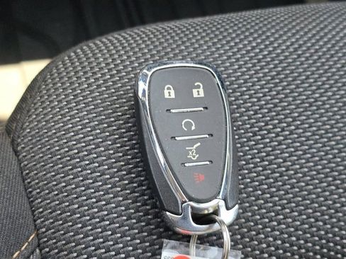 Used 2019 Chevrolet Traverse LT w/ LPO, Floor Liner Package FWD image 50