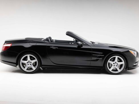 Used 2014 Mercedes-Benz SL 550 image 15