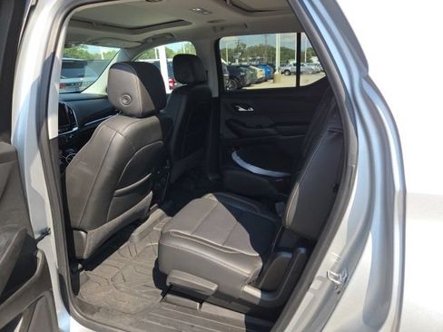 Used 2021 Chevrolet Traverse Premier w/ Redline Edition FWD image 8