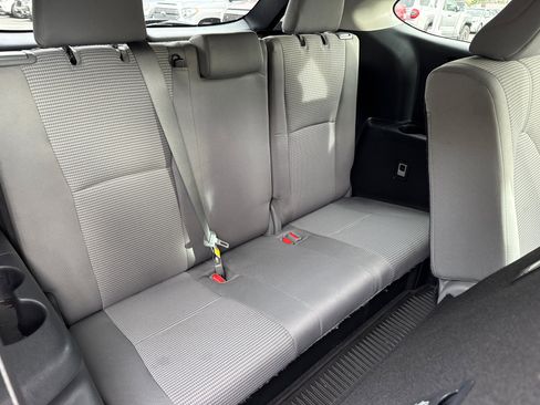 Certified 2023 Toyota Highlander L image 21