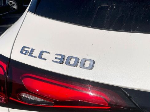 Used 2023 Mercedes-Benz GLC 300 4MATIC image 11