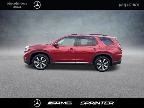 Used 2023 Honda Pilot Touring image 3
