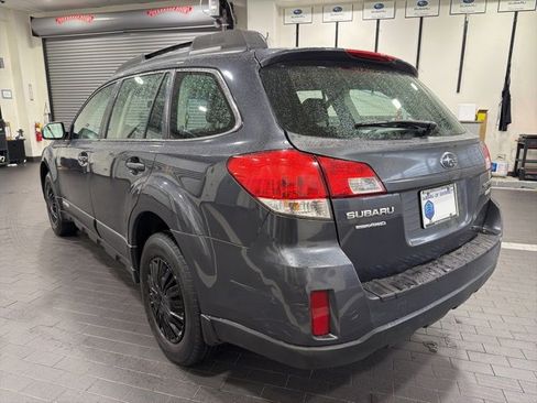Used 2011 Subaru Outback 2.5i image 3