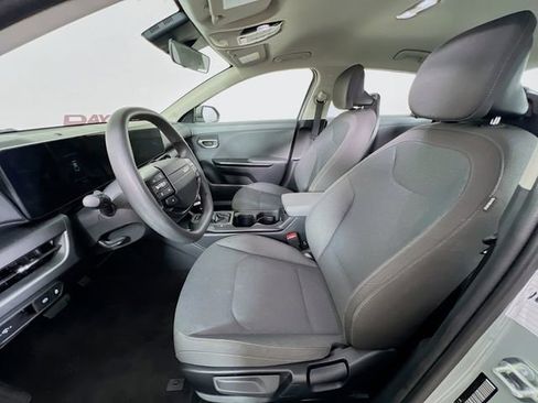 Used 2025 Kia K4 FWD image 10