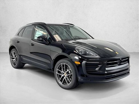 Certified 2026 Porsche Macan AWD/4WD image 7