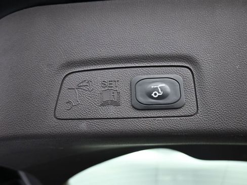 Used 2019 Lincoln MKC Select w/ Select Plus Package image 23