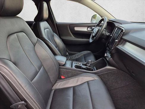 Used 2019 Volvo XC40 T5 Momentum AWD/4WD image 19